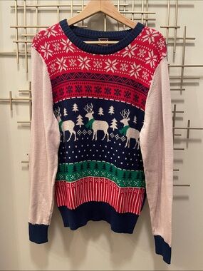 Well Worn Men's Reindeer Crewneck Sweater - Red Navy Green